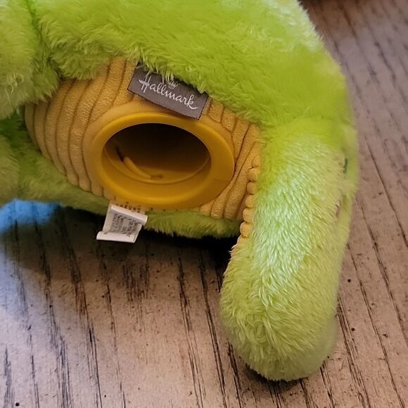 Hallmark egg laying dino with motion and song - Picture 5 of 6